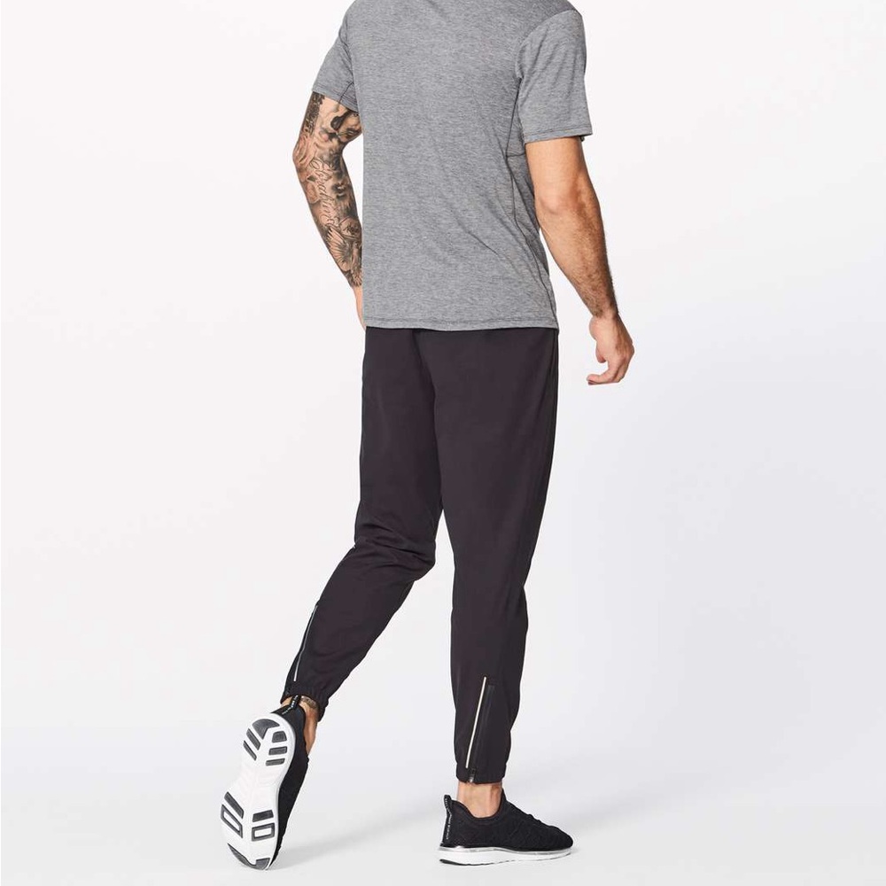 Lululemon black Surge Joggers Size Small